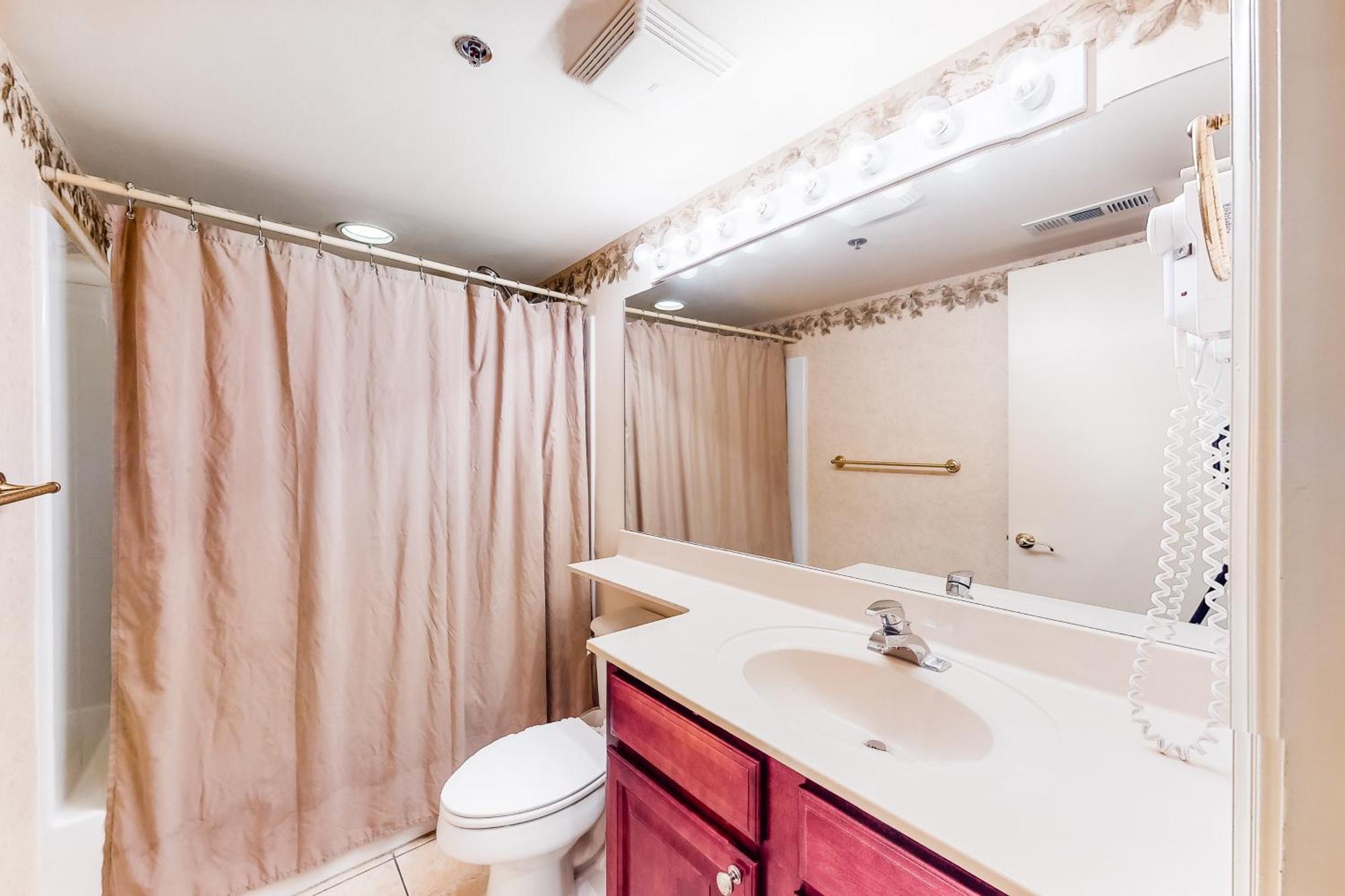 Riverside Escape & Roaring Romance Gatlinburg Room photo