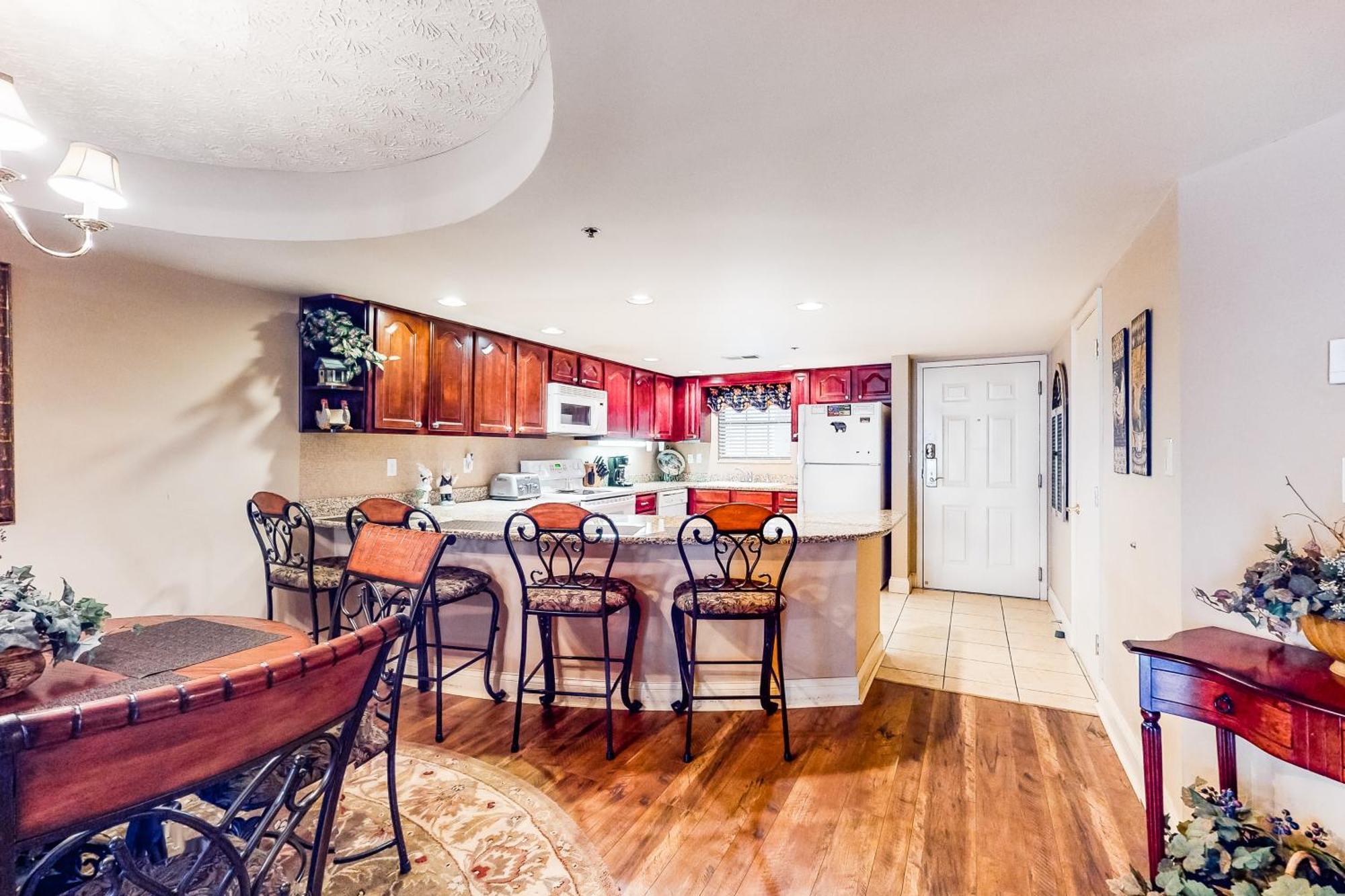 Riverside Escape & Roaring Romance Gatlinburg Room photo
